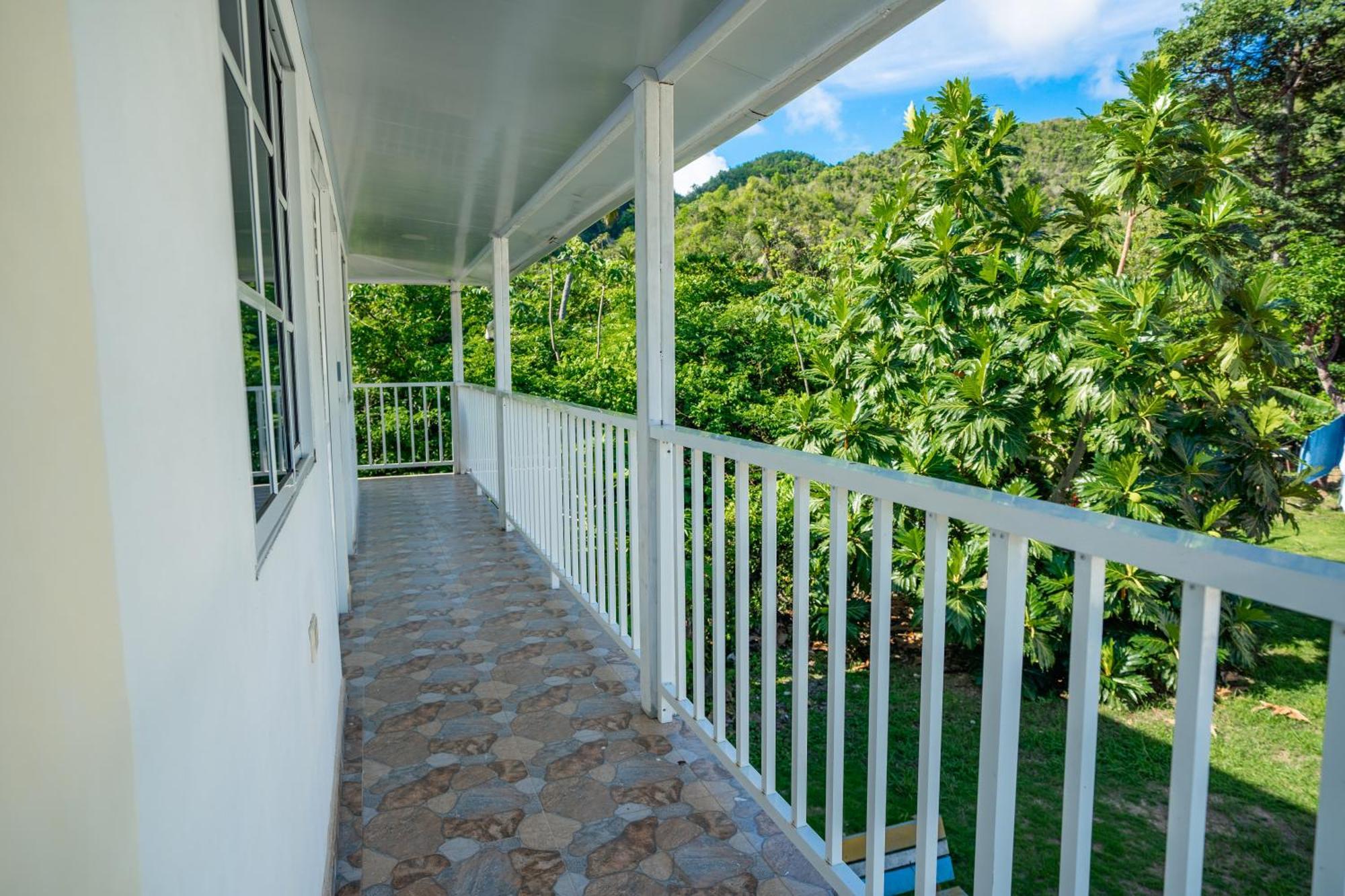 Posada Mango Tree South West Bay Exterior photo