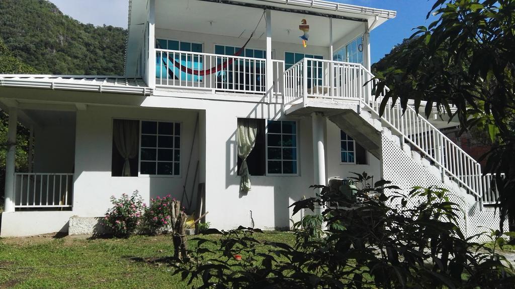 Posada Mango Tree South West Bay Exterior photo