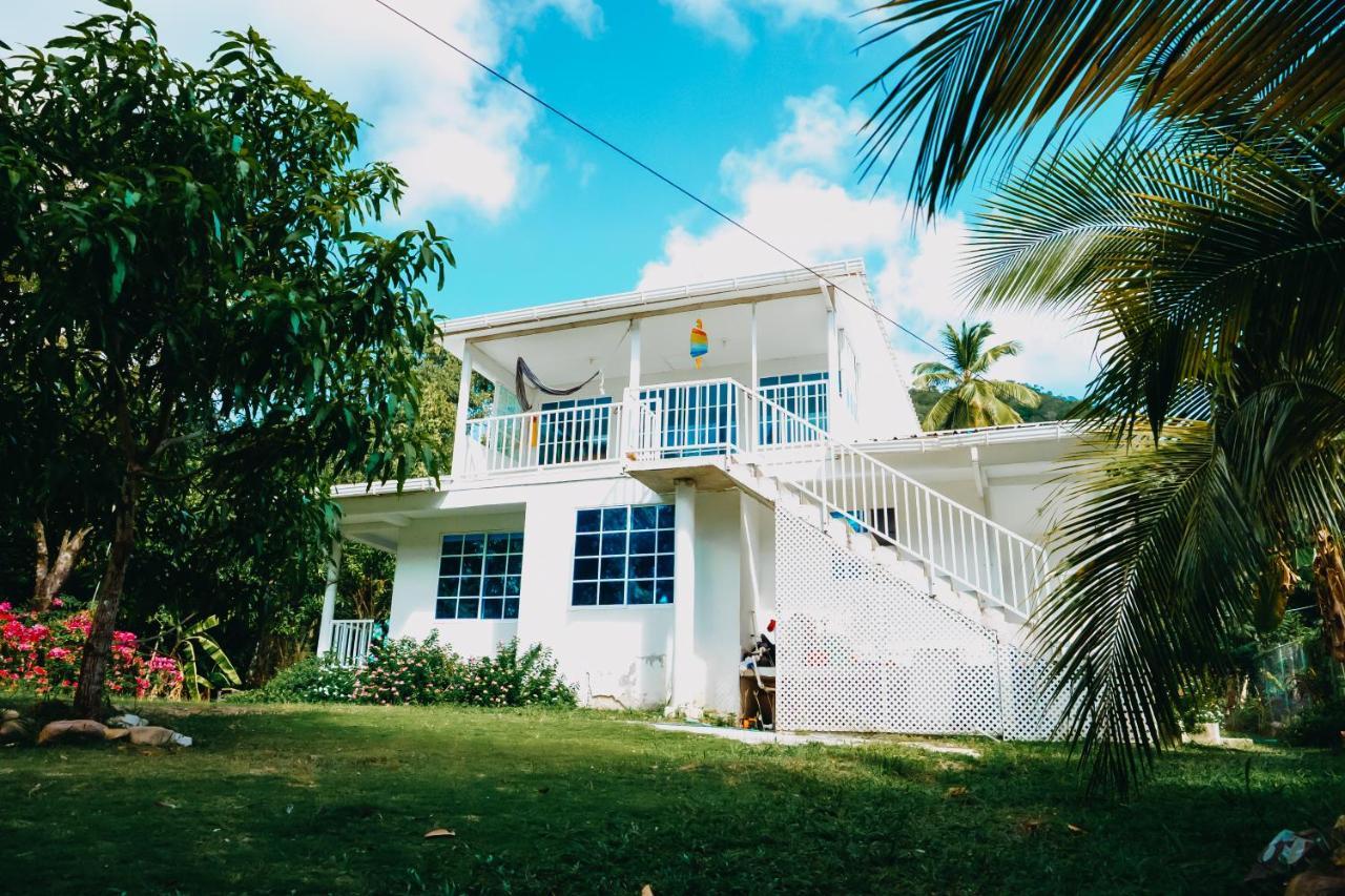 Posada Mango Tree South West Bay Exterior photo